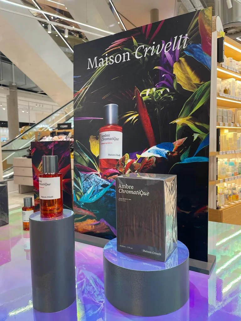 PLV Maison Crivelli en point de vente, présentoir parfum